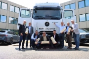 ​Daimler Truck Česká republika předal tahač návěsů Mercedes-Benz eActros 600 společnosti HOPI