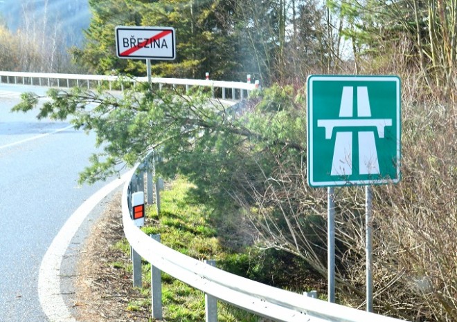 ​Ministerstvo dopravy navrhuje nezvyšovat ceny dálničních známek v příštím roce