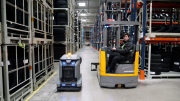 ​PST CLC Mitsui-Soko automatizuje úklid v Nehvizdech, nasadila zde robotický mycí stroj Kärcher