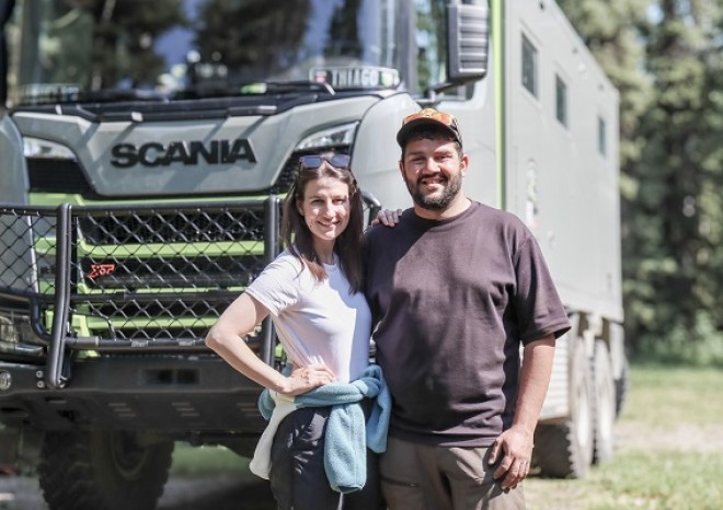 ​Big Shrek: Scania 500R 6x6 XT na cestě na konec světa