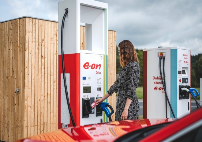 Síť E.ON Drive má v Česku již přes 900 dobíjecích bodů pro elektromobily