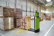​Distribučního centra DHL v Syrovicích vyžívá autonomní manipulační vozík Agilox