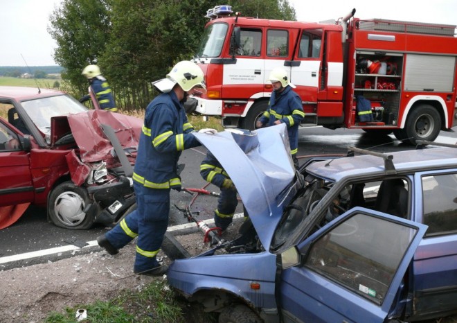 Pojišťovny spustily kampaň za jednotné číslo pomoci řidičům