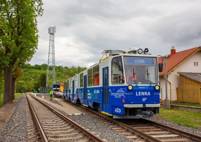 ​Vlakotramvaj společnosti AŽD získala povolení ke zkušebnímu provozu