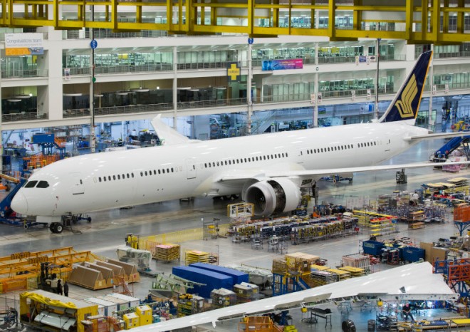Boeingu vzrostla čtvrtletní ztráta na desetinásobek